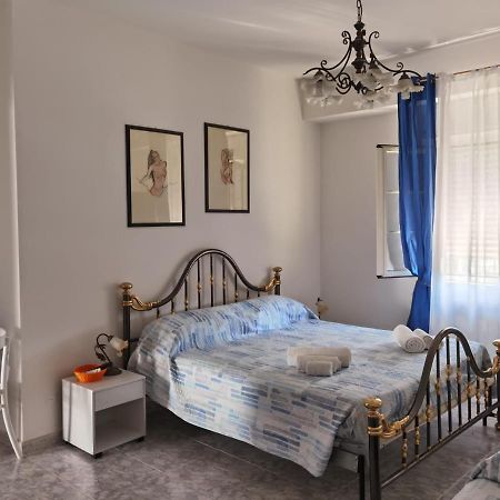 לינה וארוחת בוקר סקליאה Rosy House מראה חיצוני תמונה