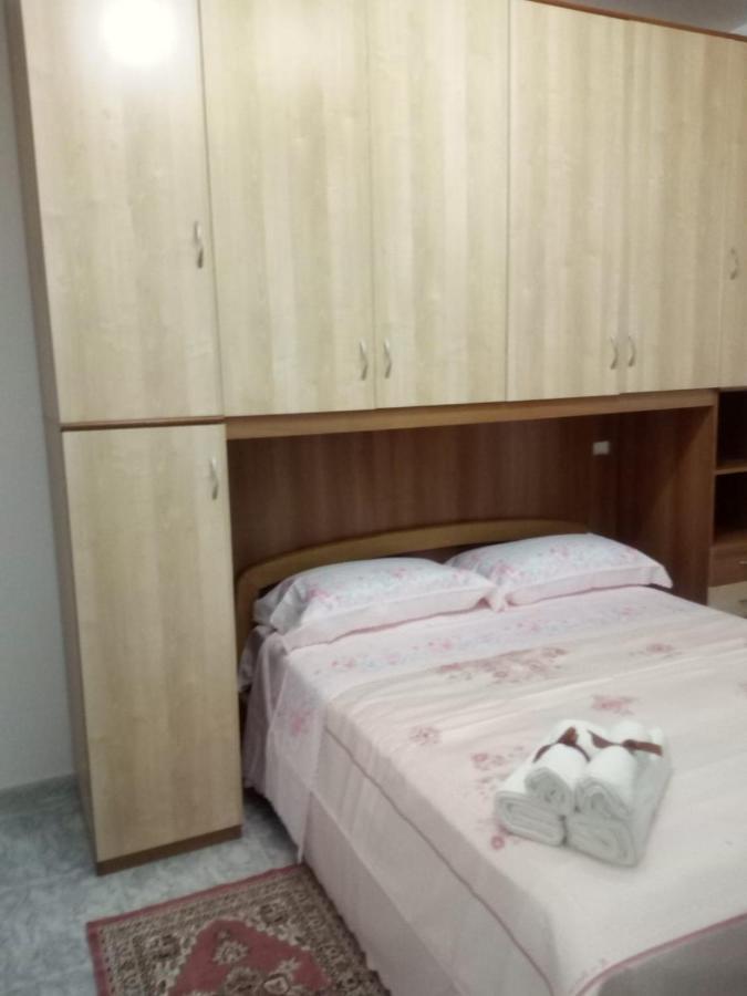 לינה וארוחת בוקר סקליאה Rosy House מראה חיצוני תמונה