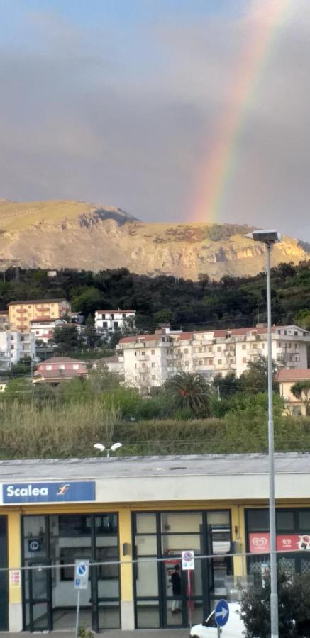 לינה וארוחת בוקר סקליאה Rosy House מראה חיצוני תמונה