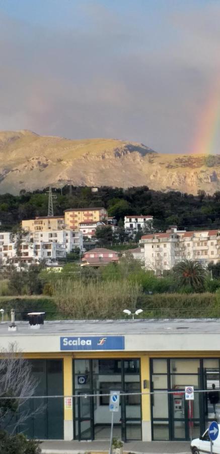 לינה וארוחת בוקר סקליאה Rosy House מראה חיצוני תמונה