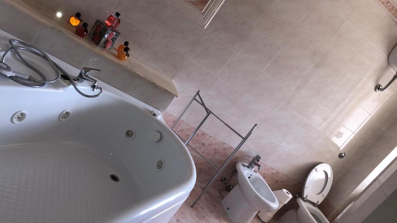 לינה וארוחת בוקר סקליאה Rosy House מראה חיצוני תמונה