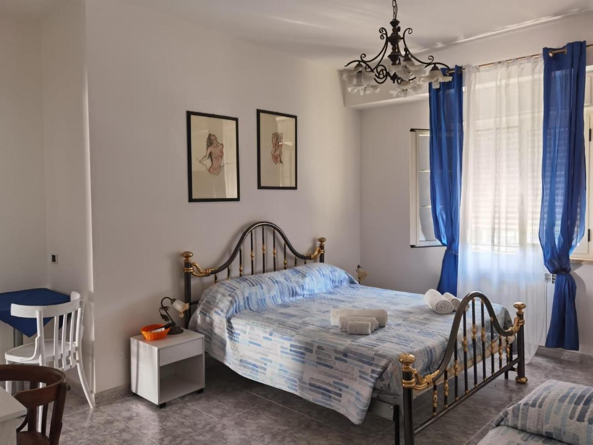 לינה וארוחת בוקר סקליאה Rosy House מראה חיצוני תמונה