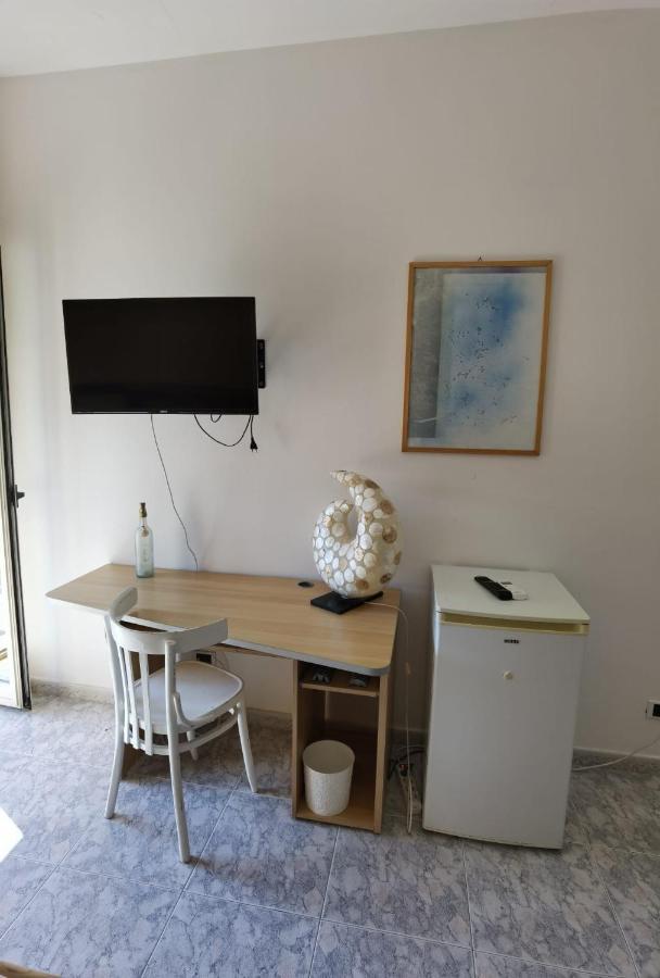 לינה וארוחת בוקר סקליאה Rosy House מראה חיצוני תמונה