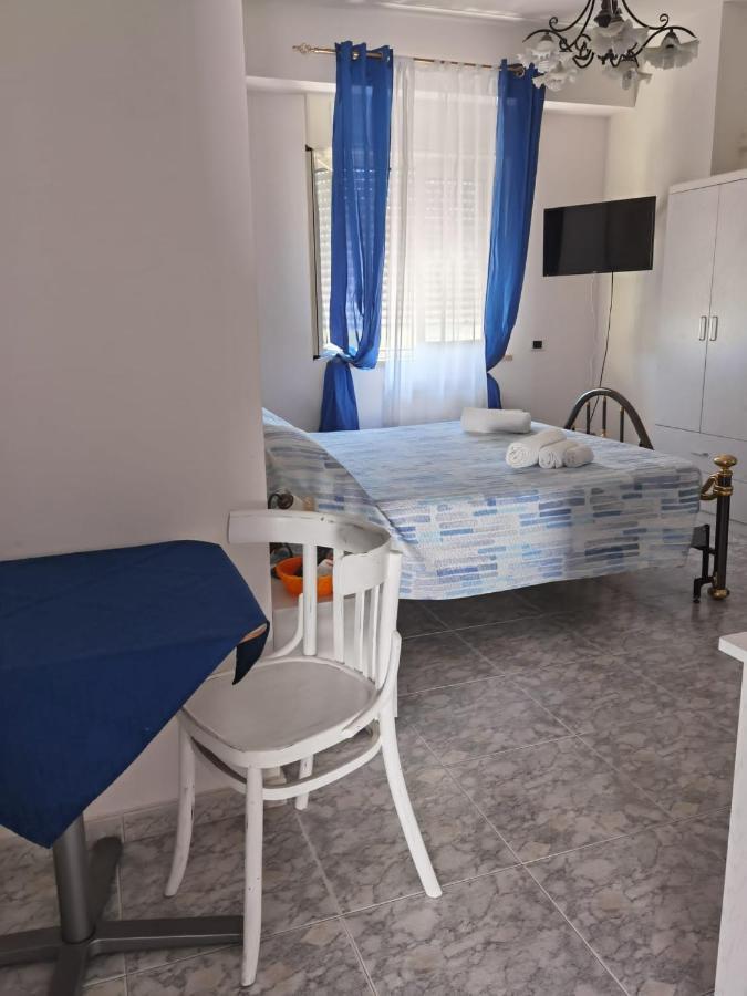 לינה וארוחת בוקר סקליאה Rosy House מראה חיצוני תמונה